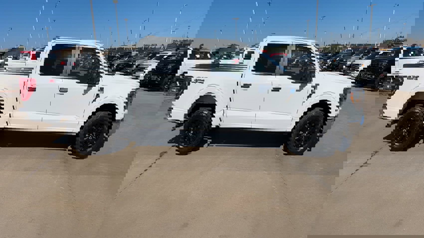 Used 2023 Ford F150 XLT image 2