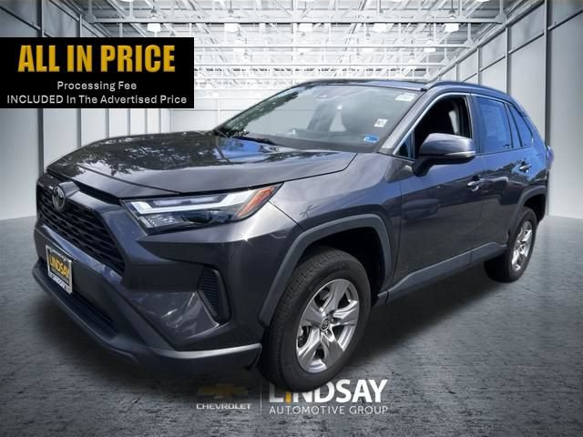 Used 2025 Toyota RAV4 XLE AWD/4WD video 1