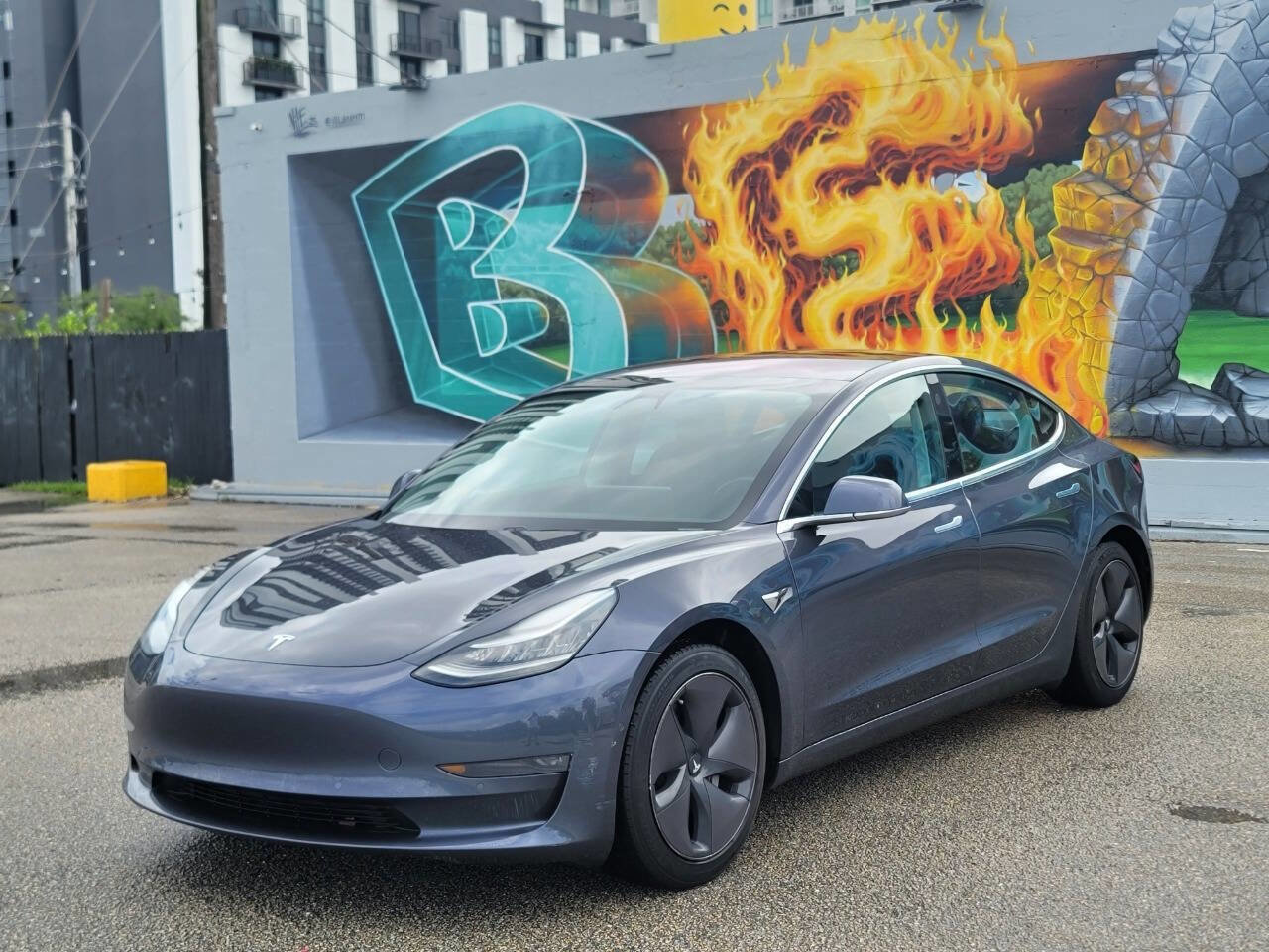 Used 2018 Tesla Model 3 Long Range video 1