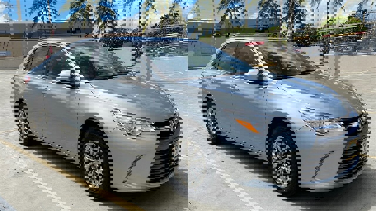 Used 2017 Toyota Camry LE image 8