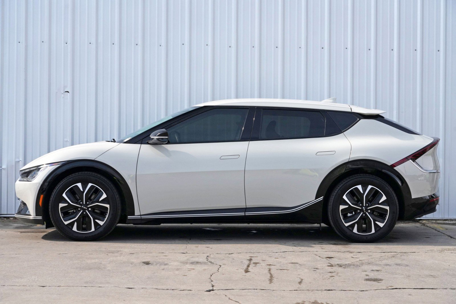 Used 2022 Kia EV6 Wind image 8