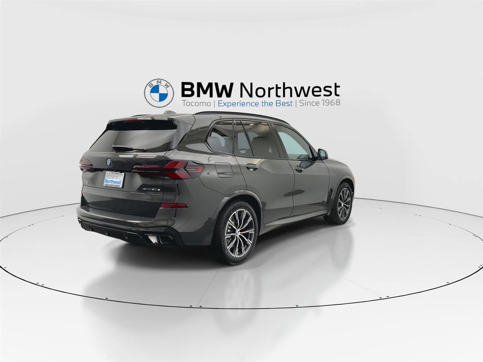 New 2026 BMW X5 xDrive50e w/ Executive Package AWD/4WD image 3