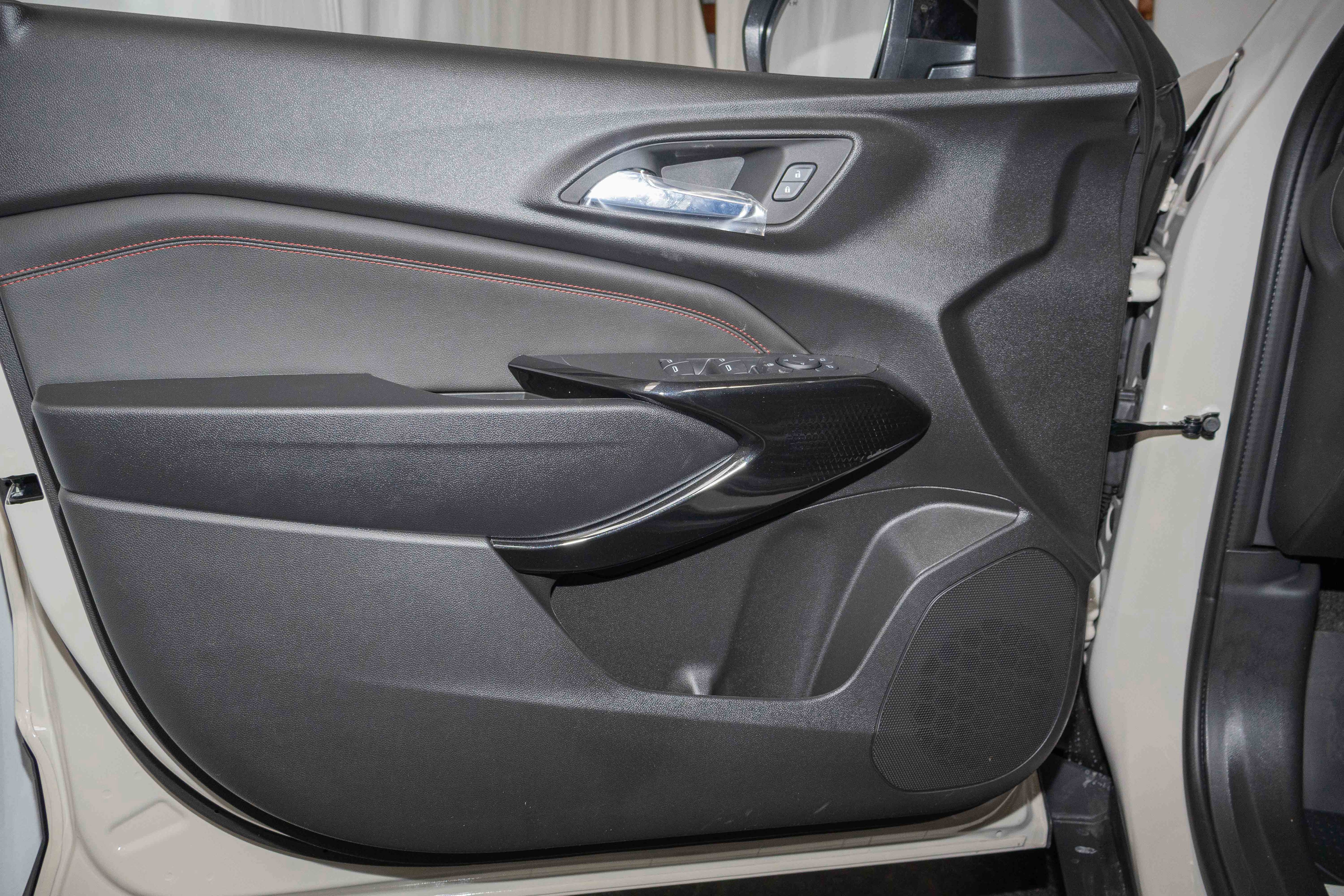 New 2026 Chevrolet Trax RS w/ Driver Confidence Package image 7