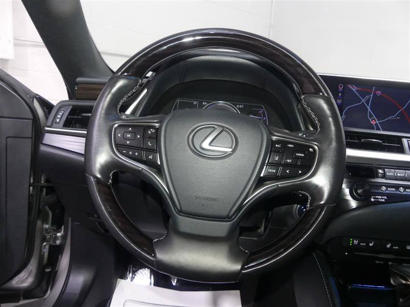 Used 2019 Lexus ES 300h w/ Accessory Package FWD image 30