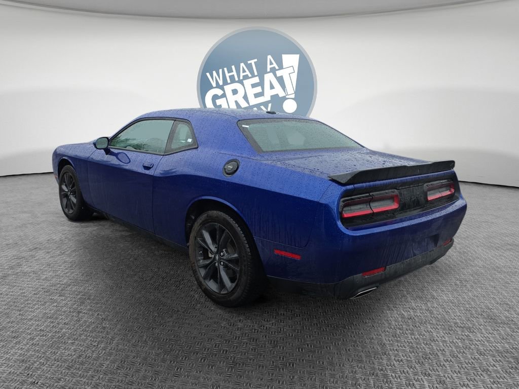 Used 2022 Dodge Challenger SXT w/ Driver Convenience Group AWD/4WD image 6