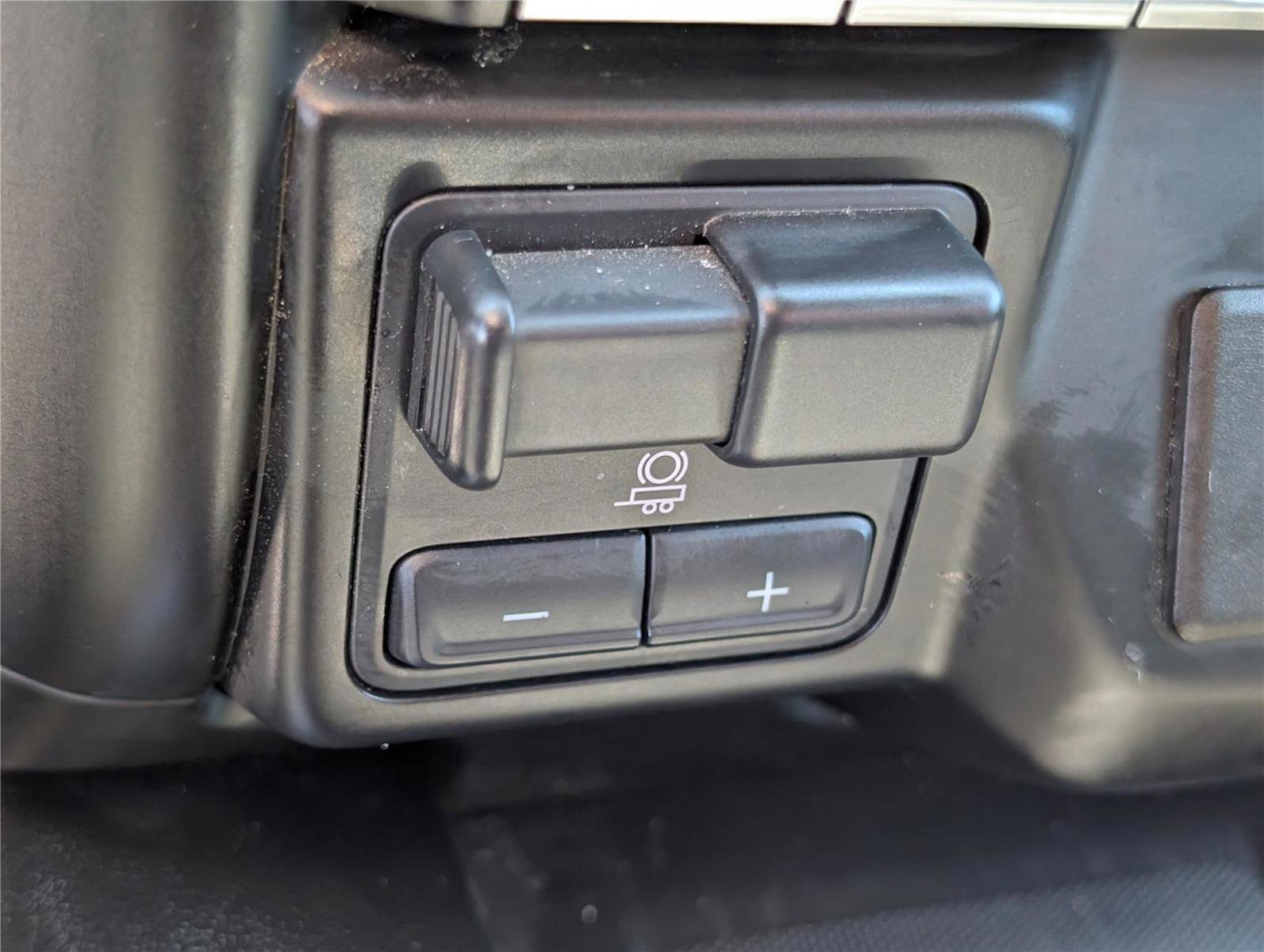 Used 2021 Chevrolet Silverado 1500 LTZ w/ LTZ Convenience Package II AWD/4WD image 28