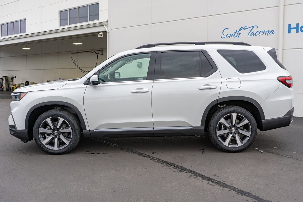 New 2025 Honda Pilot Touring image 9