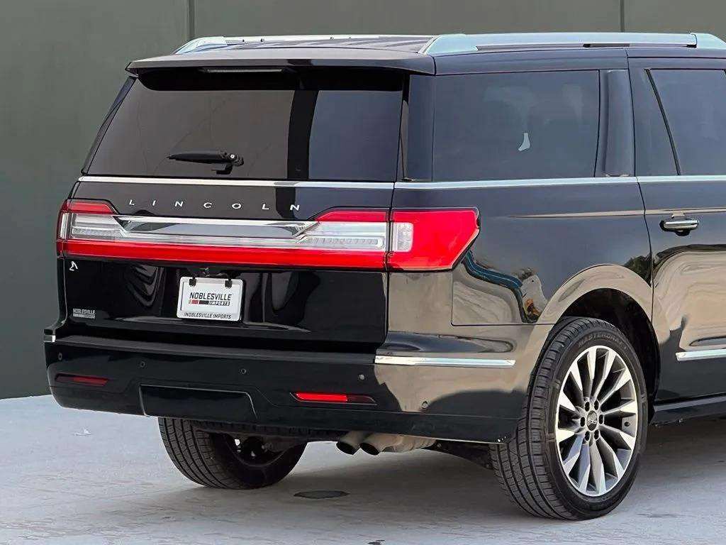 Used 2021 Lincoln Navigator L Reserve AWD/4WD image 36