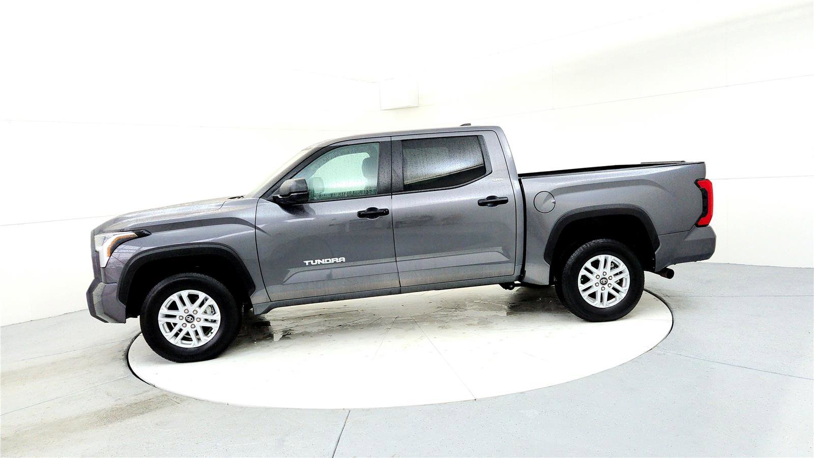 Used 2025 Toyota Tundra SR5 image 3