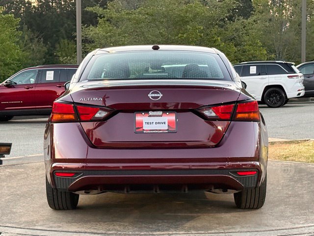 Used 2025 Nissan Altima 2.5 SV FWD image 6