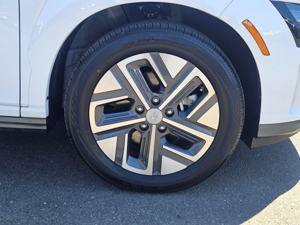 Used 2023 Hyundai Kona SE FWD image 9