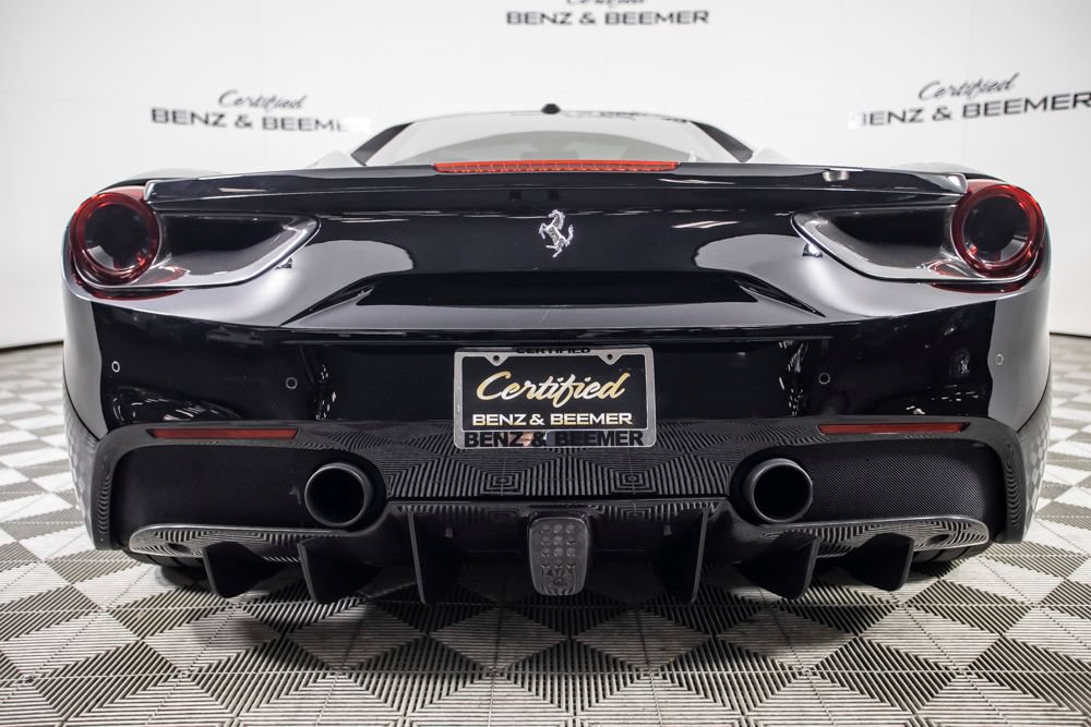Used 2017 Ferrari 488 GTB RWD image 15