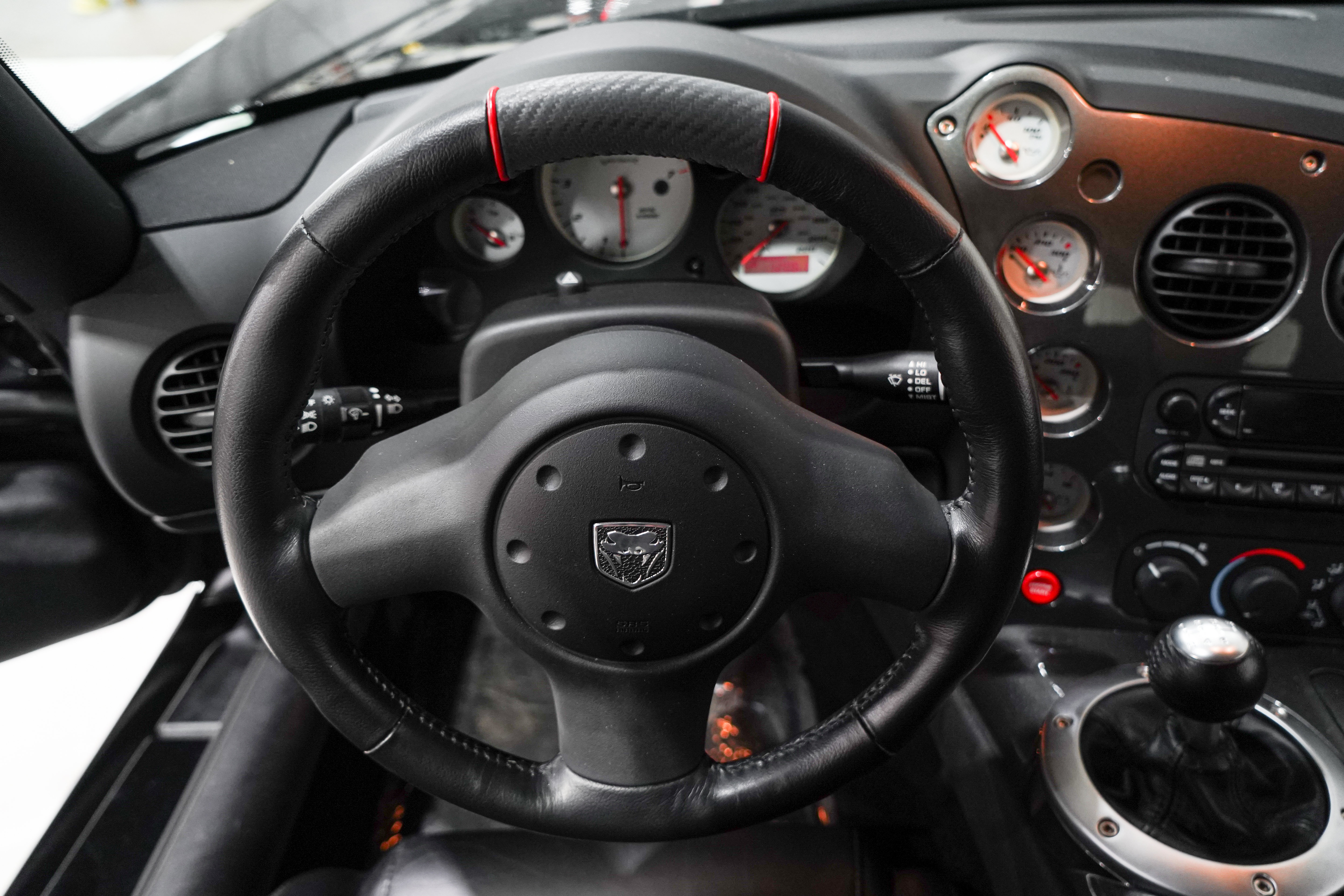 Used 2010 Dodge Viper ACR RWD image 10