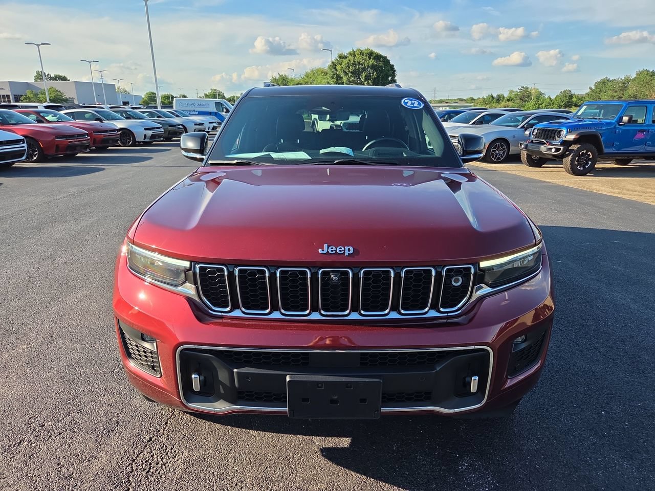 Used 2022 Jeep Grand Cherokee Overland w/ Advanced Protech Group III AWD/4WD image 2