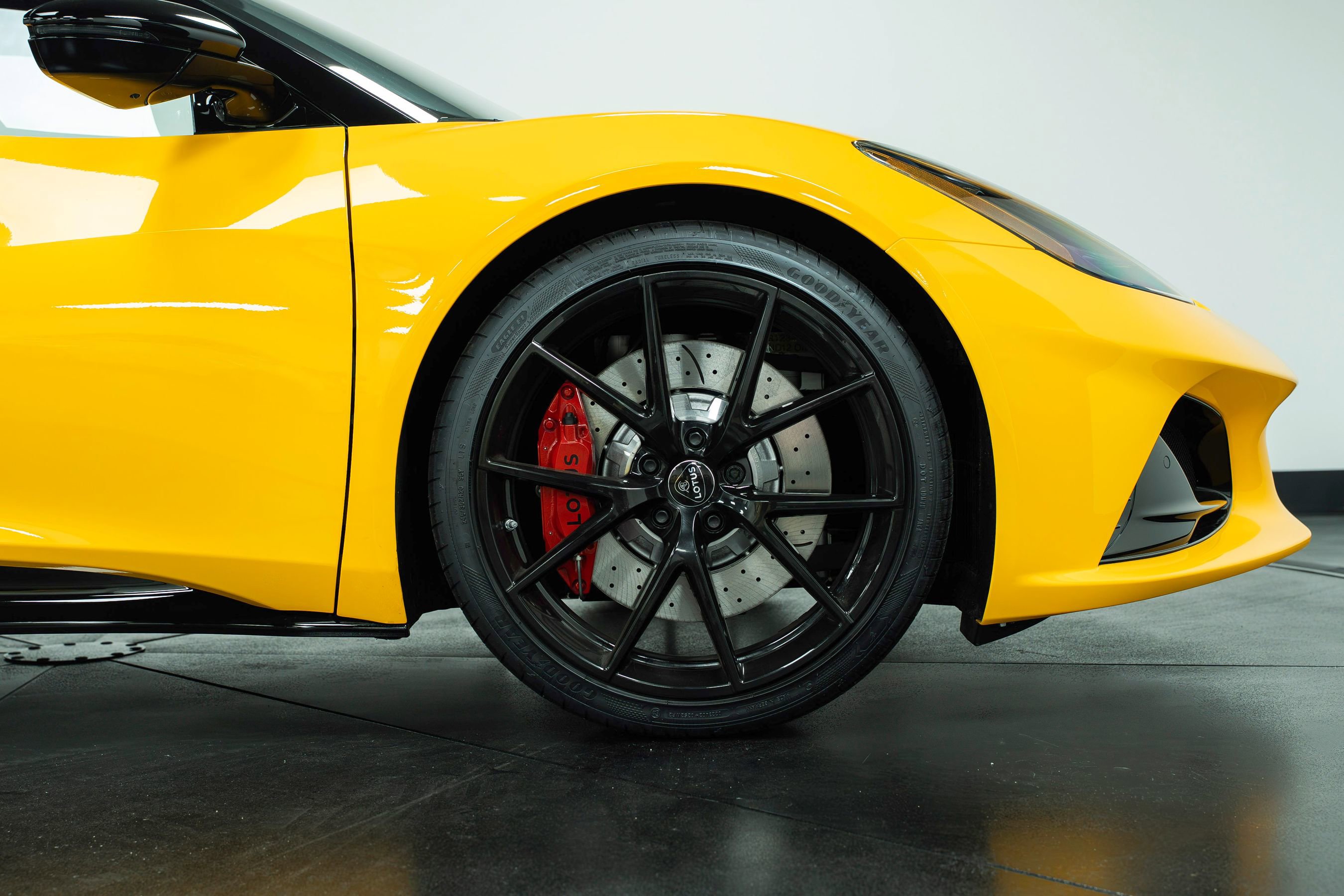 New 2026 Lotus Emira SE RWD image 6
