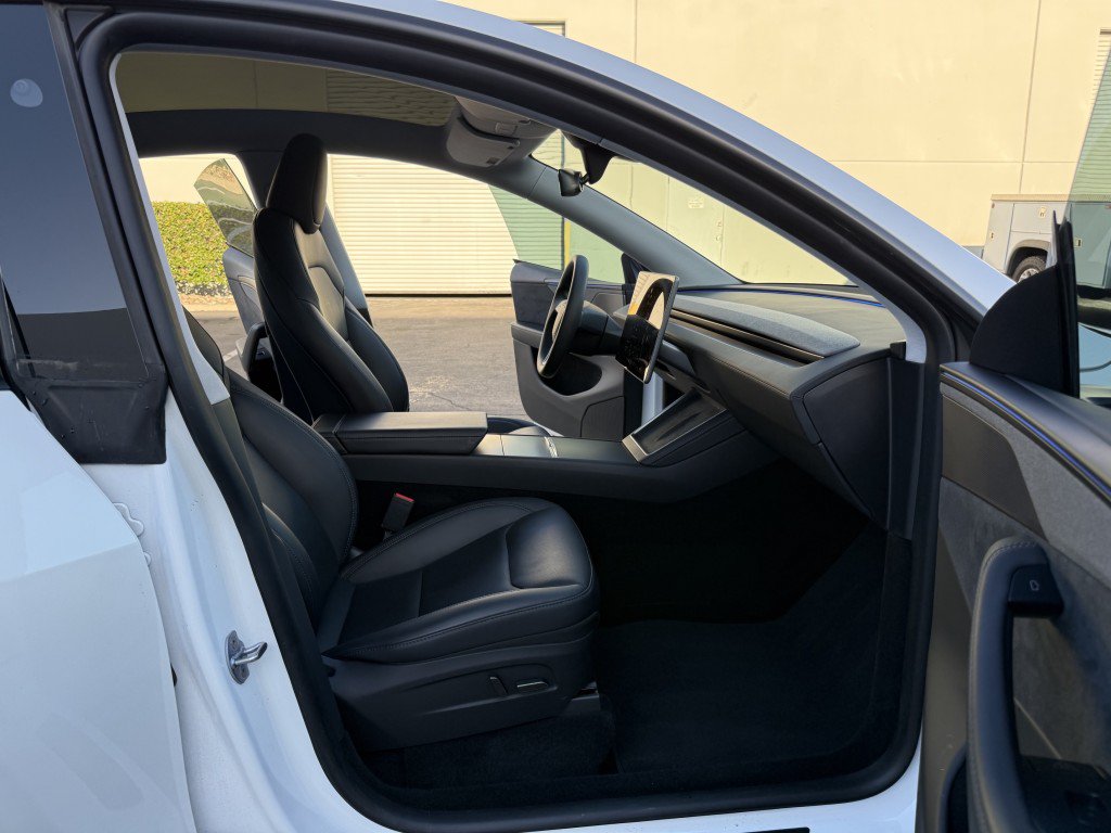 Used 2026 Tesla Model Y Long Range RWD image 12