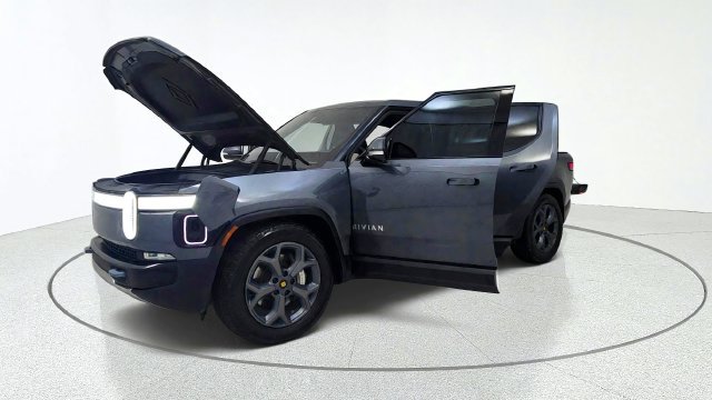 Used 2023 Rivian R1T Adventure Dual AWD/4WD image 13
