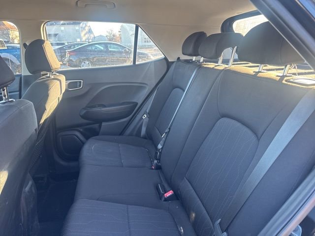 Used 2023 Hyundai Venue SE image 14