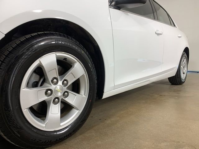 Used 2015 Chevrolet Malibu LS image 2