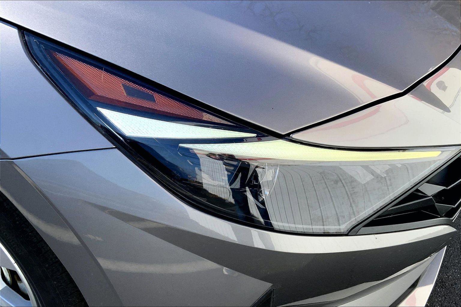 Used 2022 Hyundai Elantra SE w/ Cargo Package image 25