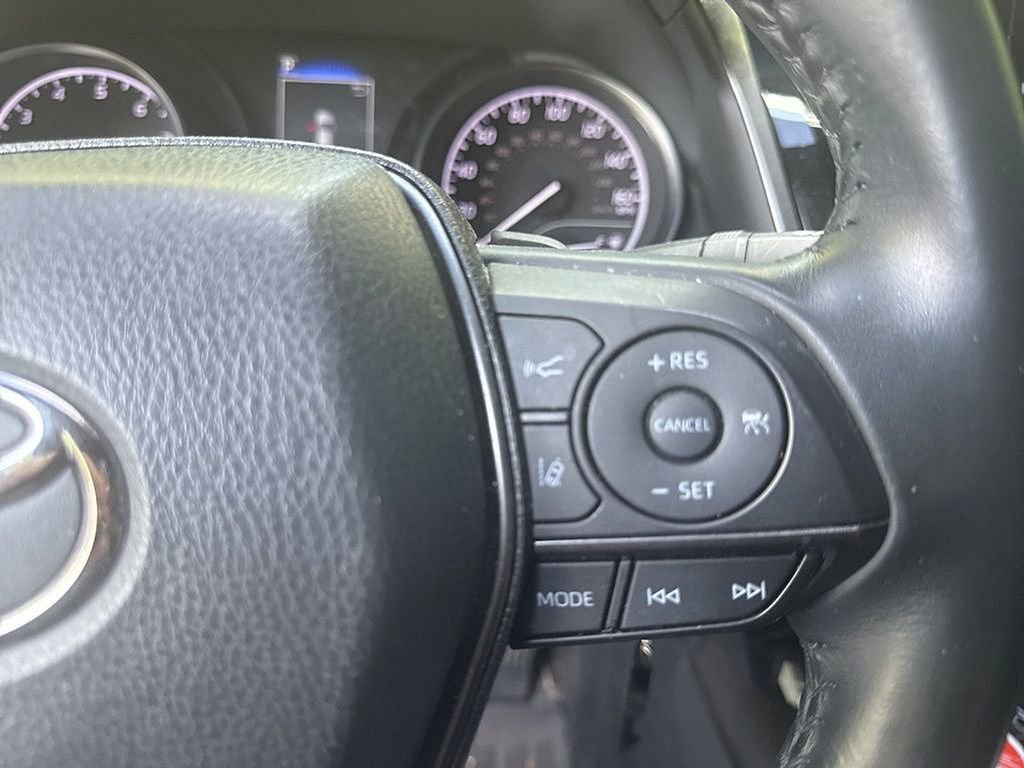 Used 2023 Toyota Camry SE FWD image 11