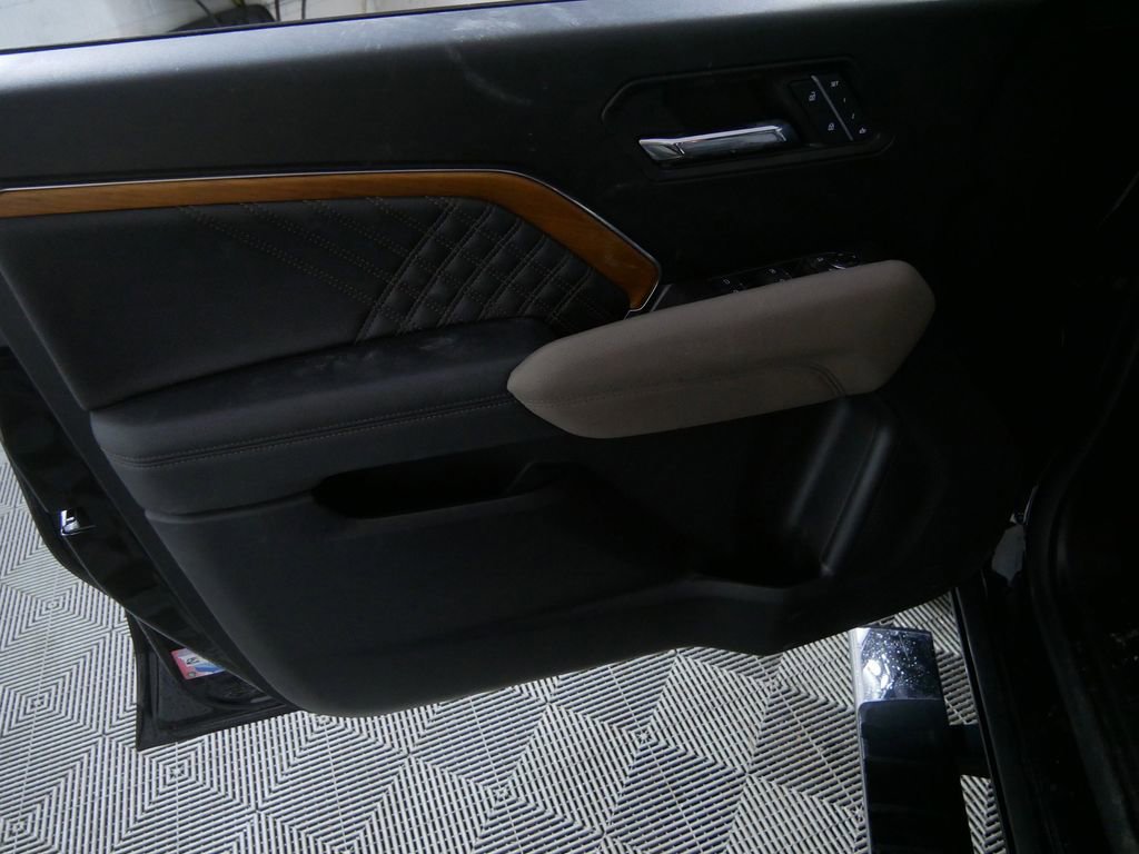 Used 2023 GMC Canyon Denali image 12