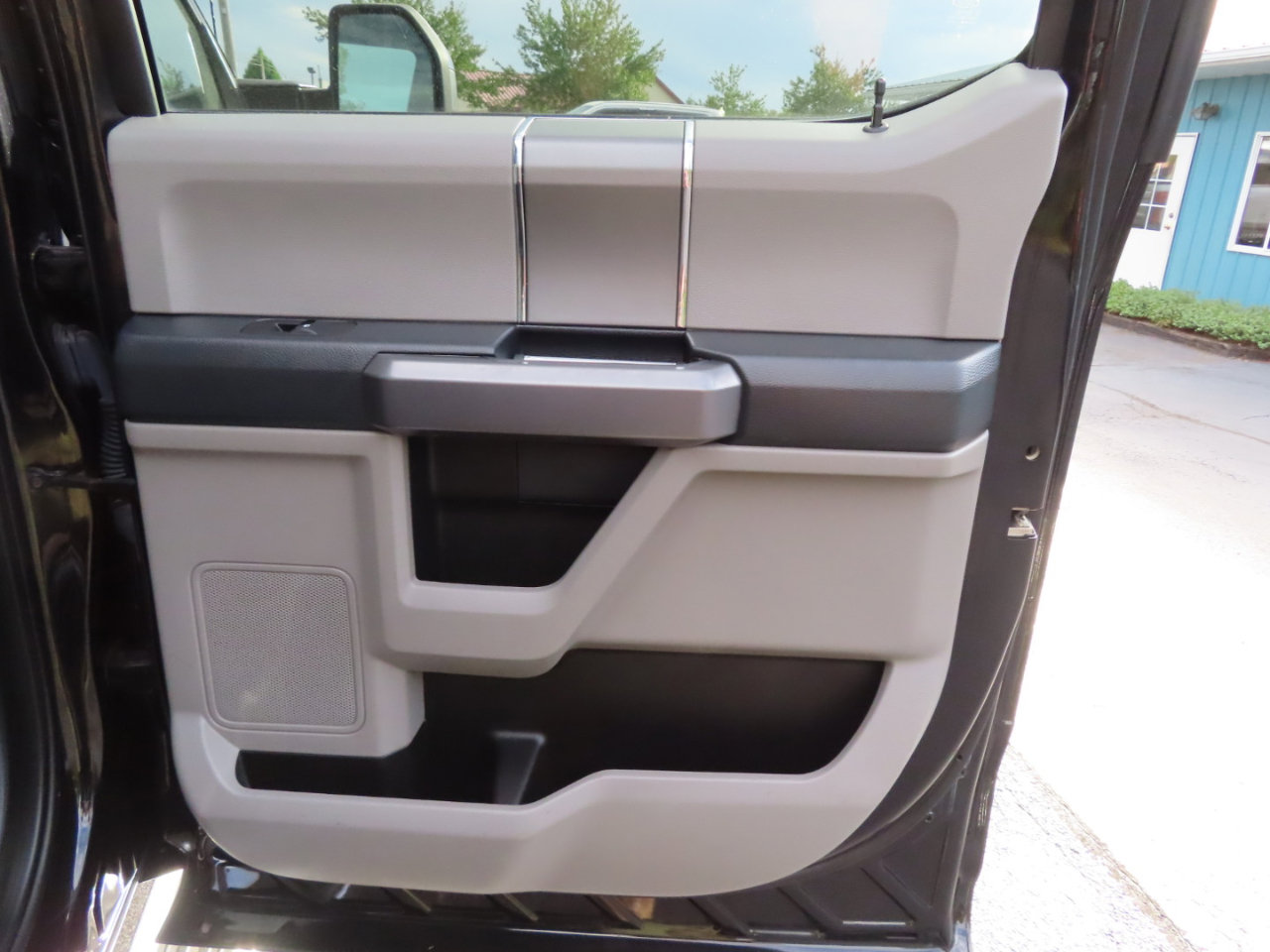 Used 2022 Ford F350 XLT w/ XLT Premium Package image 47