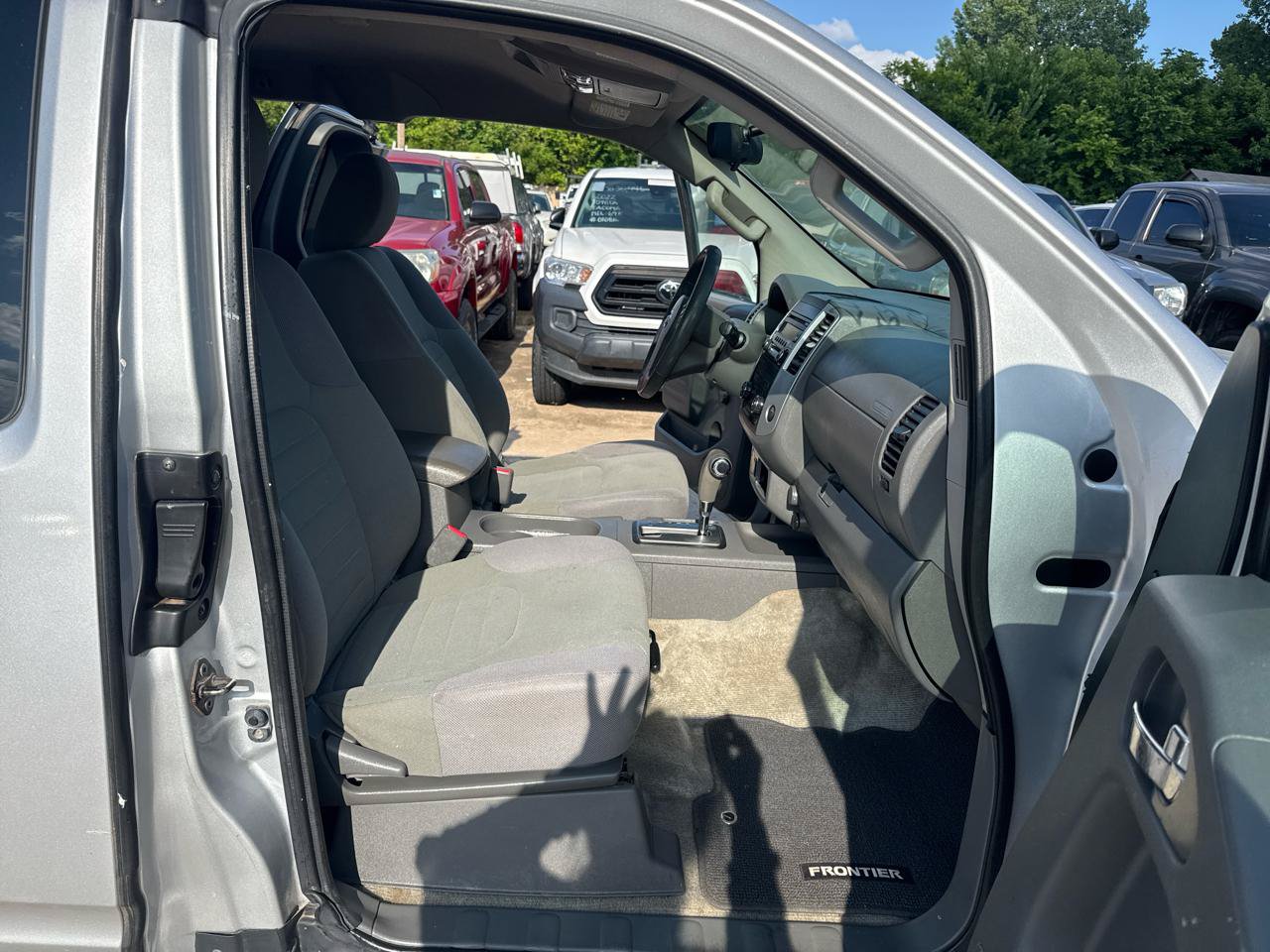 Used 2015 Nissan Frontier S RWD image 17