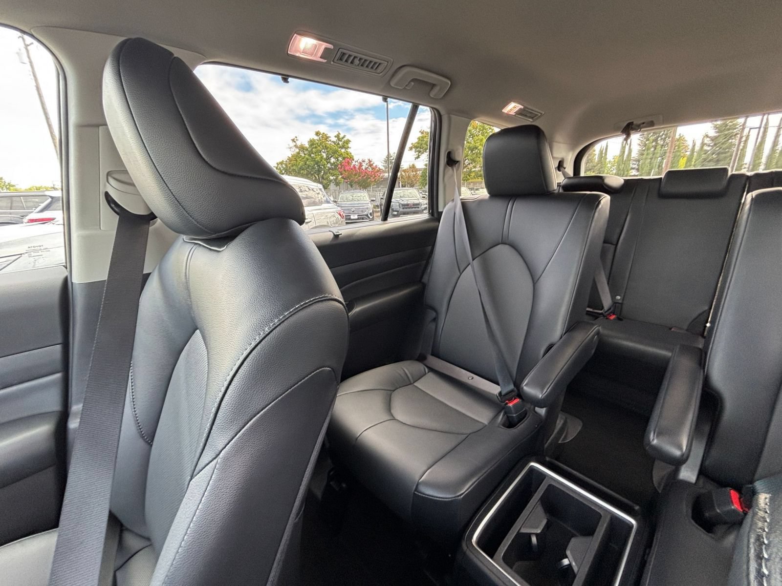 Used 2025 Toyota Grand Highlander FWD image 41