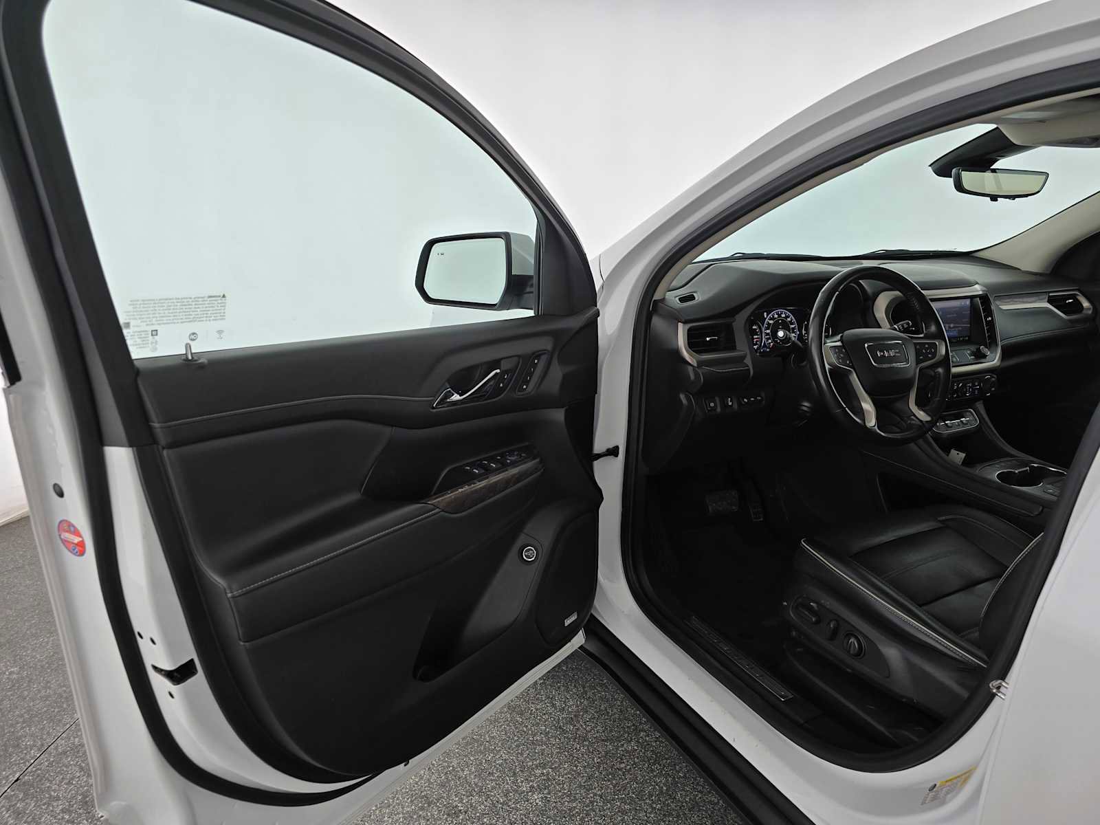 Used 2022 GMC Acadia Denali w/ Denali Ultimate Package image 21