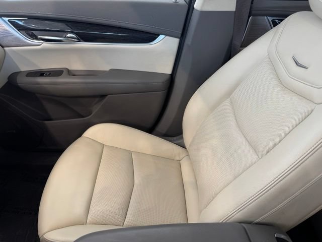 Used 2020 Cadillac XT6 Premium Luxury AWD/4WD image 29