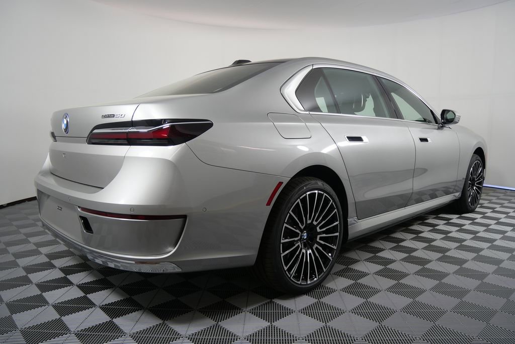 Used 2025 BMW i7 eDrive50 image 3