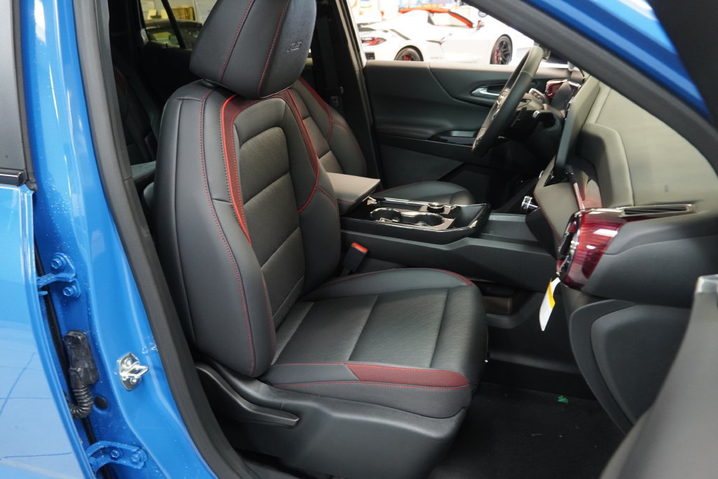New 2027 Chevrolet Equinox RS w/ LPO, Floor Liner Package AWD/4WD image 24
