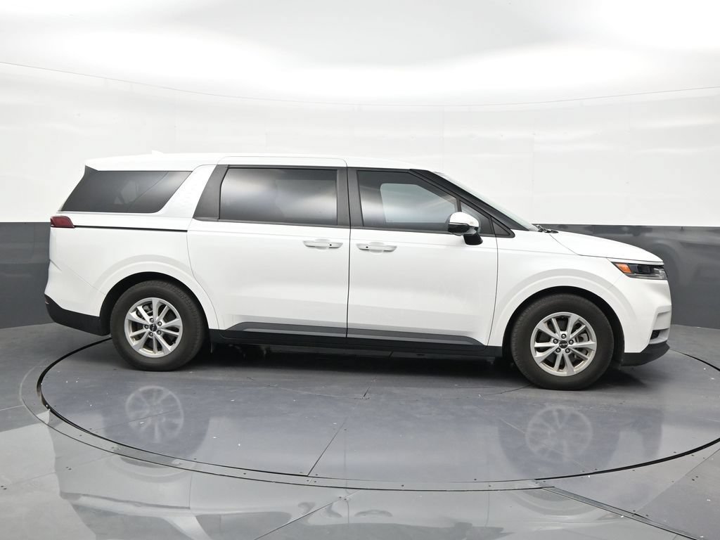 Used 2024 Kia Carnival LX FWD image 6