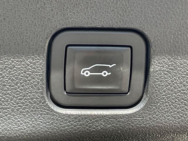 Used 2025 Chevrolet Traverse LT FWD image 29