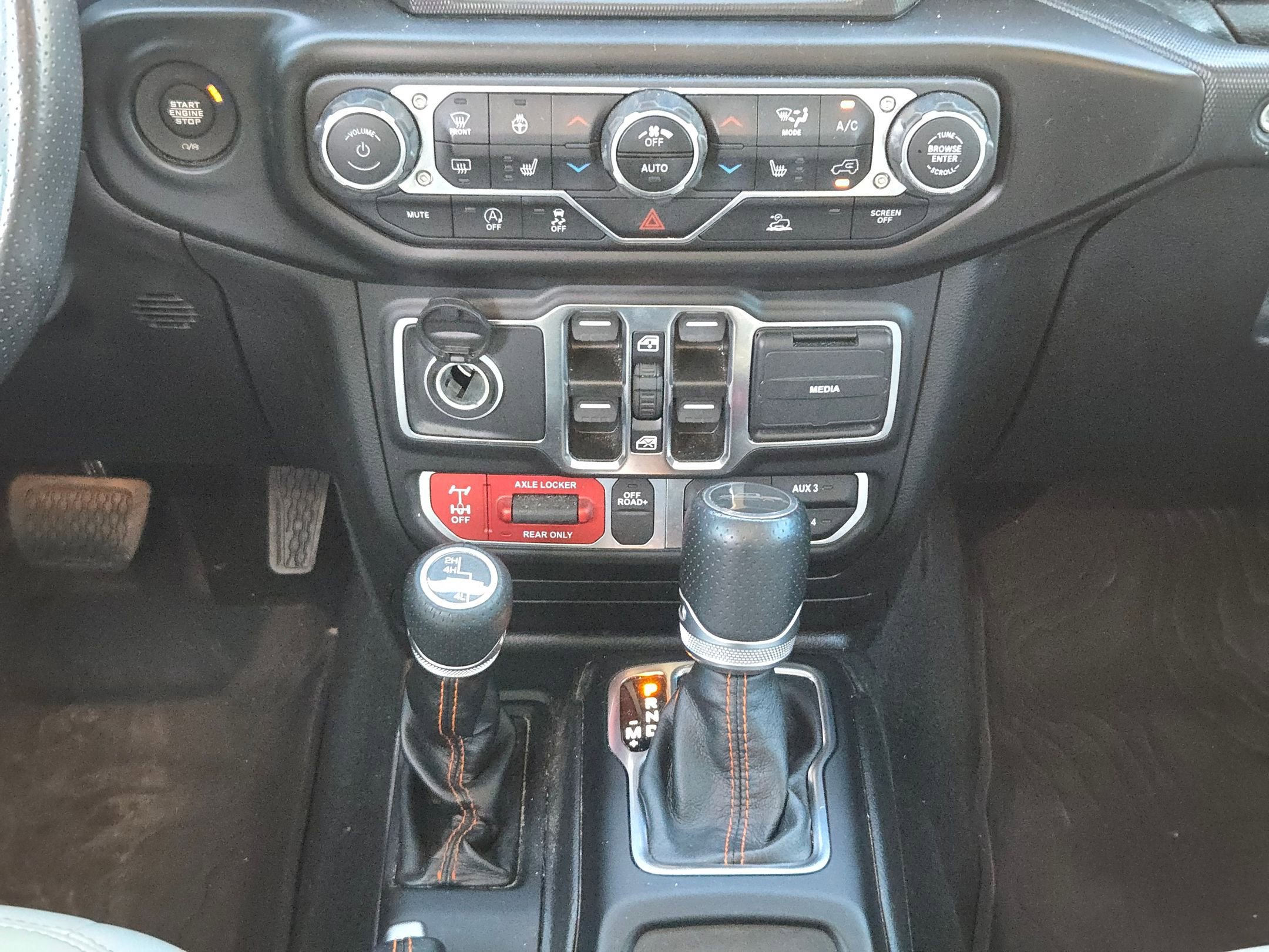 Certified 2022 Jeep Gladiator Mojave w/ LED Lighting Group image 18