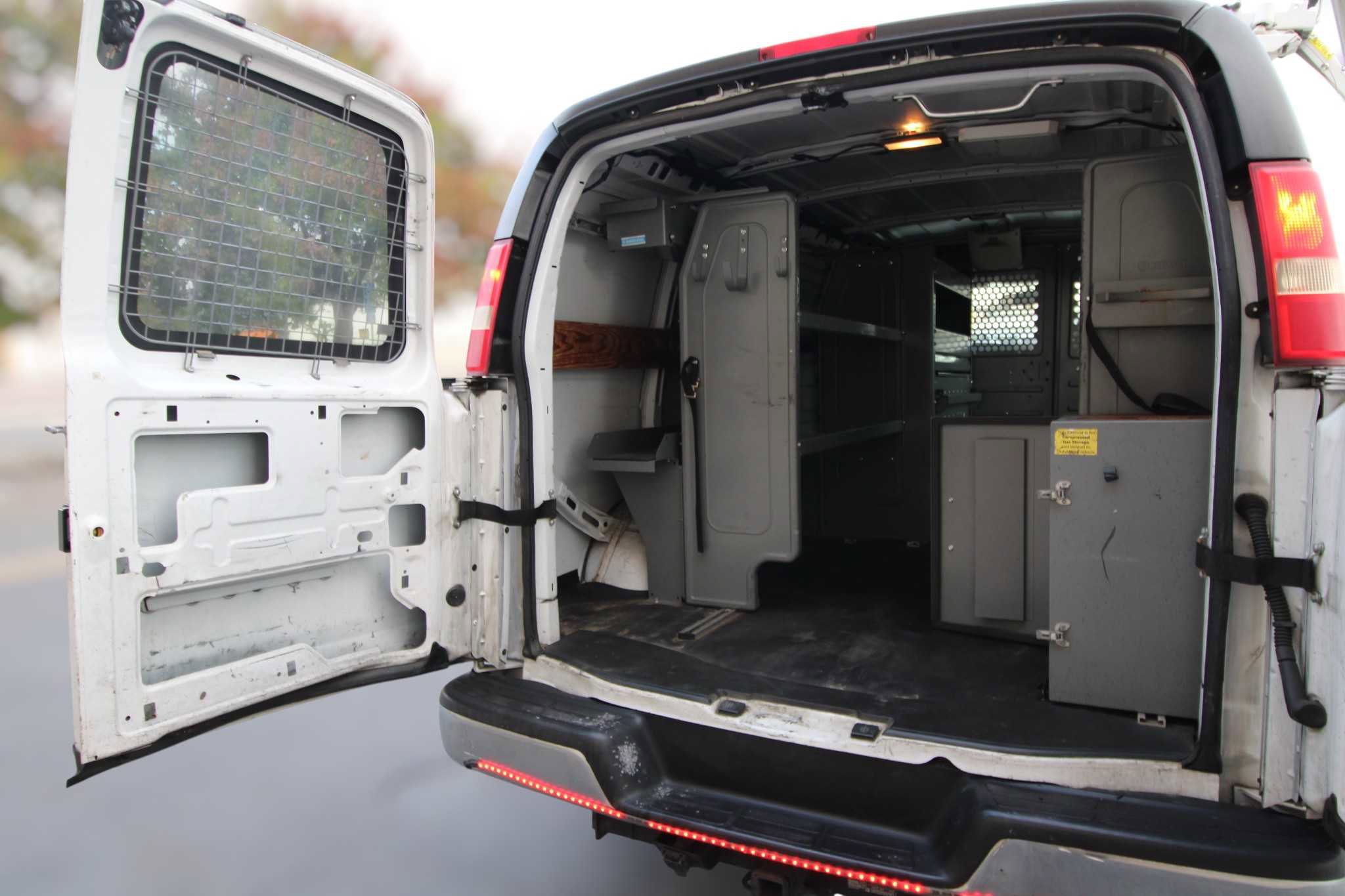 Used 2014 Chevrolet Express 2500 image 26