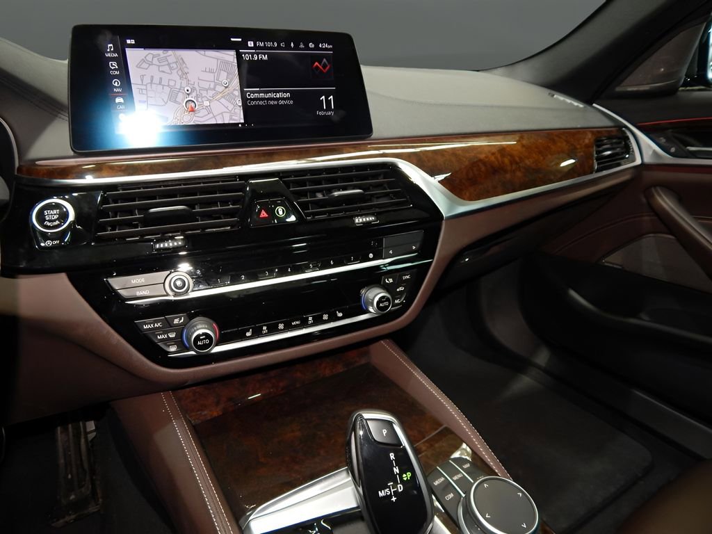 Used 2022 BMW 540i xDrive w/ M Sport Package image 12
