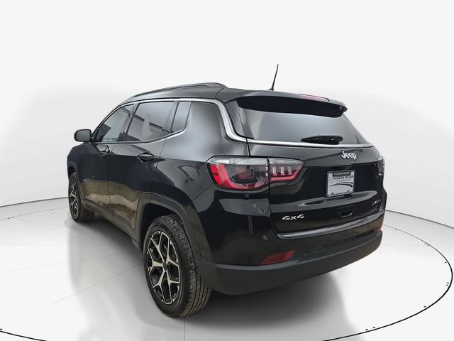 Used 2025 Jeep Compass Limited AWD/4WD image 8