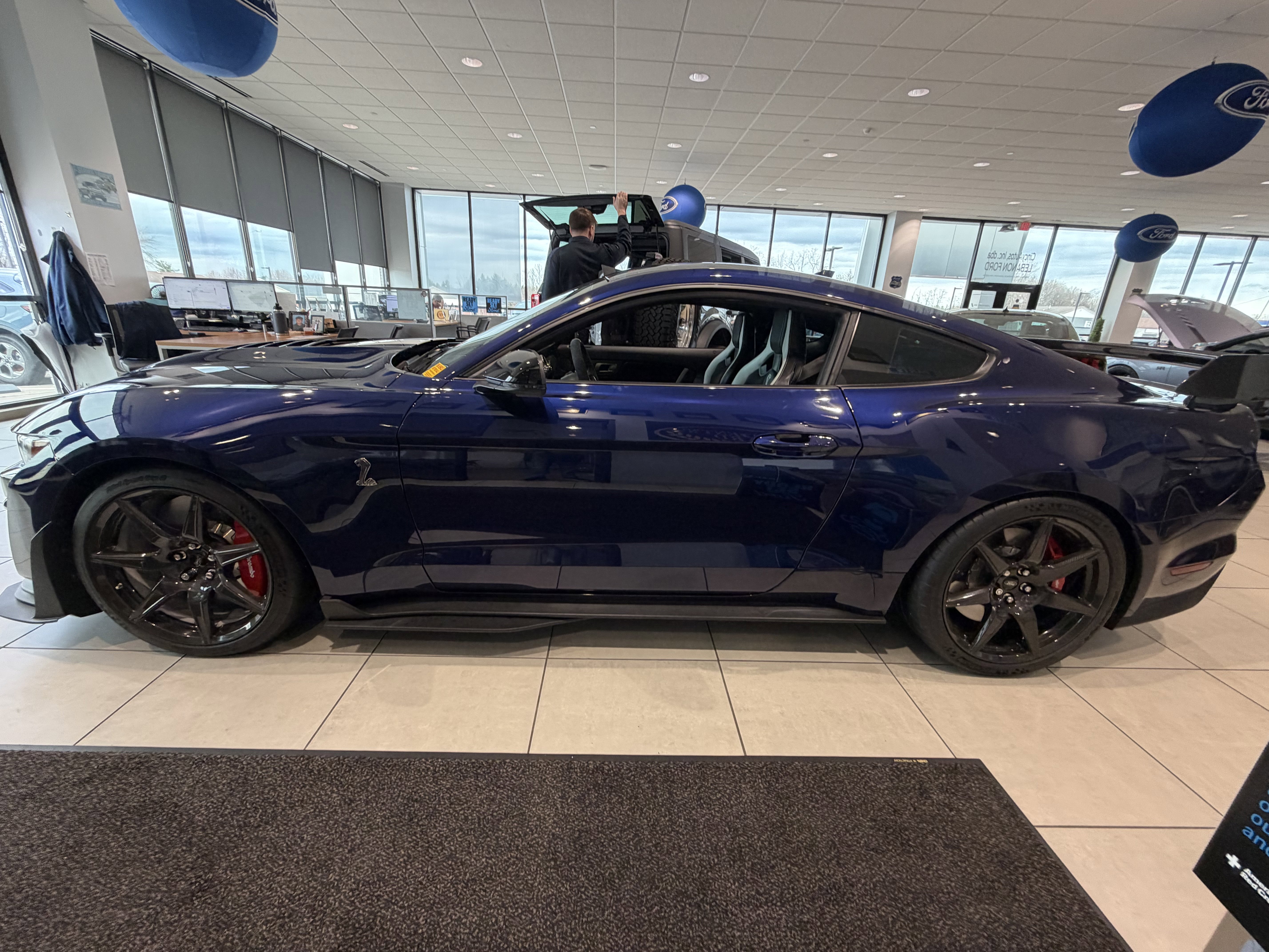 Used 2020 Ford Mustang Shelby GT500 w/ Carbon Fiber Track Pack image 20