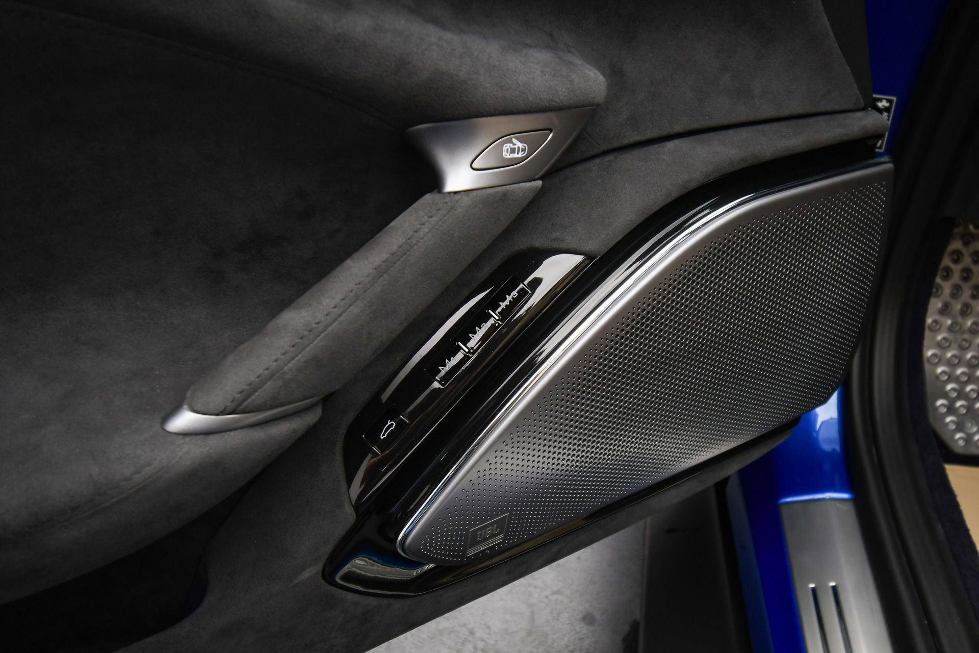 Used 2025 Ferrari Roma Spider image 50