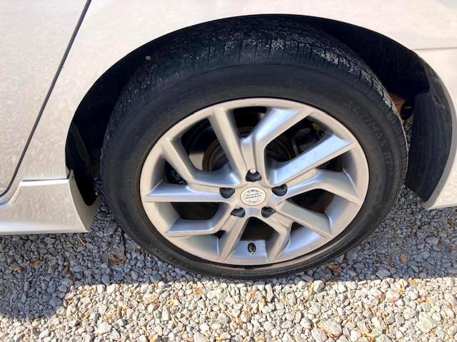Used 2013 Nissan Sentra SR w/ Driver Pkg image 10
