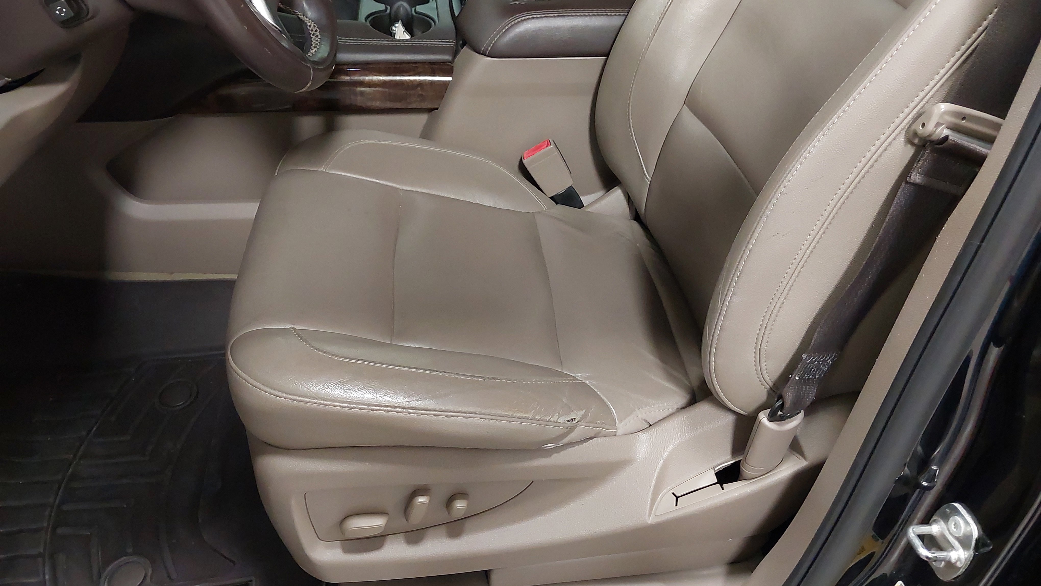 Used 2018 Chevrolet Tahoe LT image 22