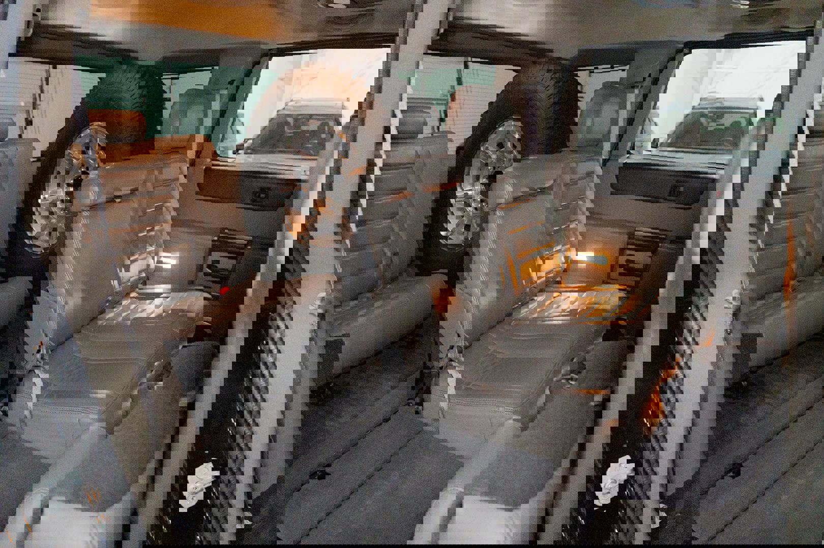 Used 2003 HUMMER H2 w/ Preferred Equipment Group image 38