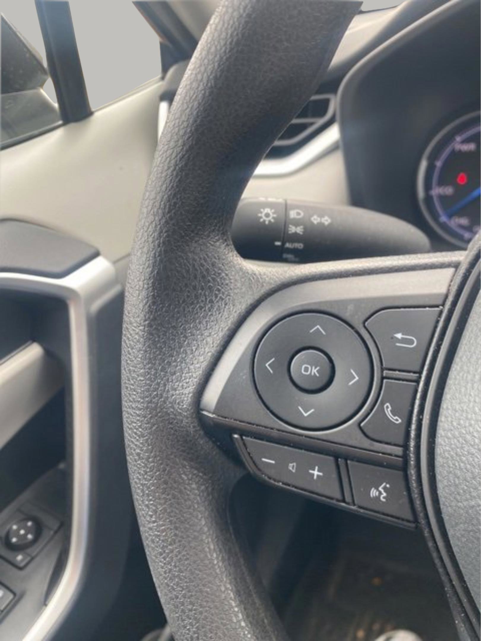 Used 2024 Toyota RAV4 XLE image 19