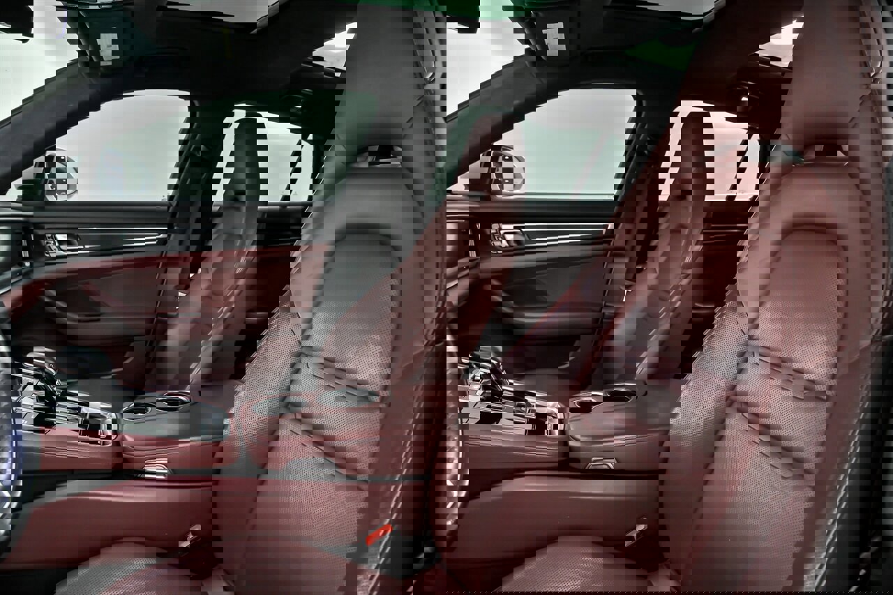 Used 2020 Porsche Panamera GTS image 23