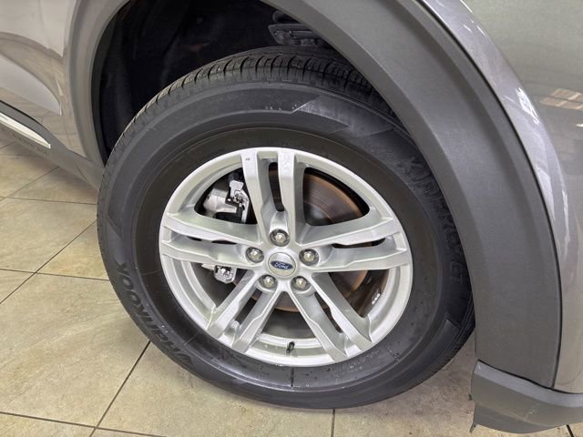 Used 2022 Ford Explorer XLT image 5