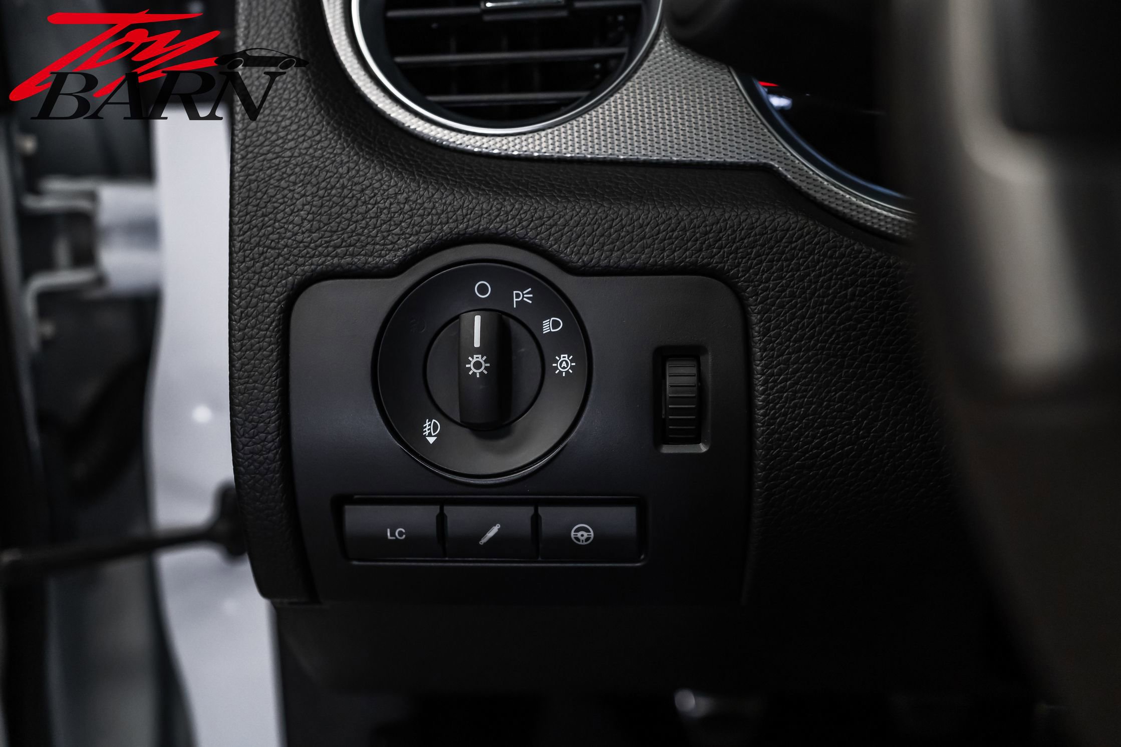 Used 2014 Ford Mustang Shelby GT500 w/ Equipment Group 821A image 28