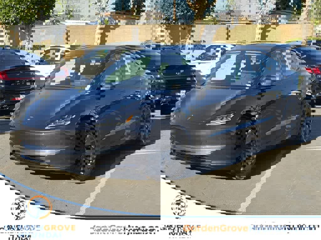 Used 2024 Tesla Model 3 Standard Range image 1