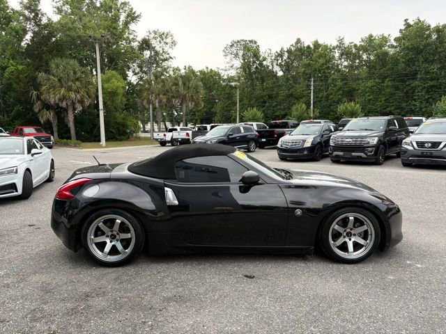 Used 2010 Nissan 370Z Touring RWD image 5